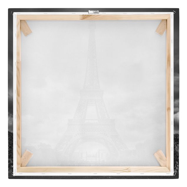 Tableaux noir et blanc Tour Eiffel devant des nuages en noir et blanc