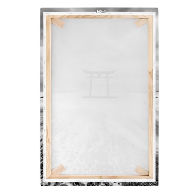 Tableaux noir et blanc Torii japonais dans l'océan