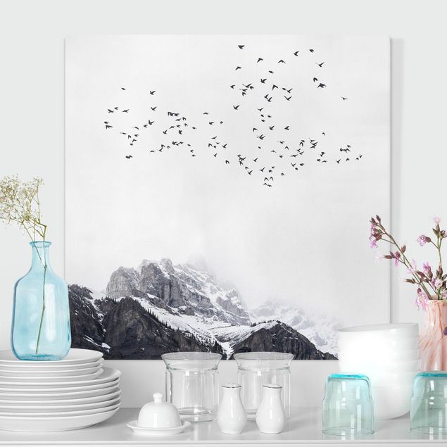 Décorations cuisine Volée d'oiseaux devant des montagnes noir et blanc