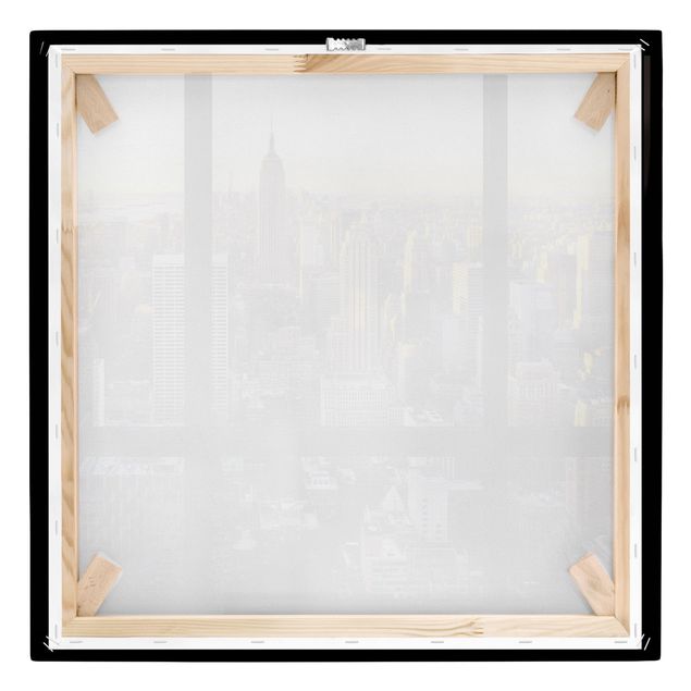 Tableaux muraux Vue d'une fenêtre la nuit sur New York
