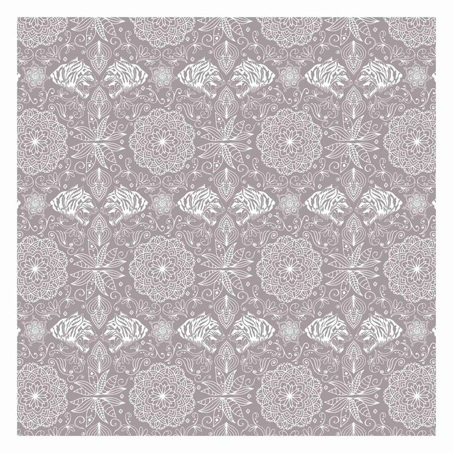 Tapisserie grise Boho Tiger Pattern With Mandala In Warm Grey