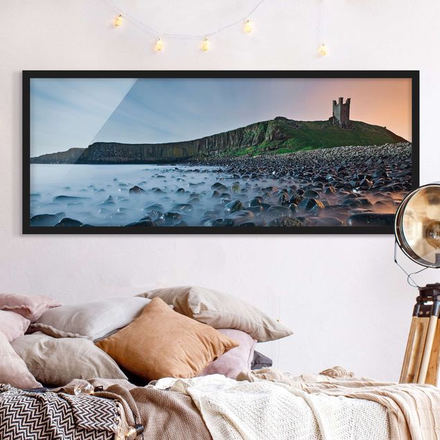 Poster encadré - Sunrise With Fog At Dunstanburgh Castle
