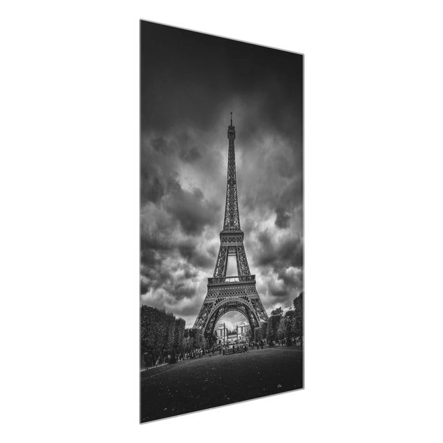 Tableaux en verre architecture & skyline Tour Eiffel devant des nuages en noir et blanc