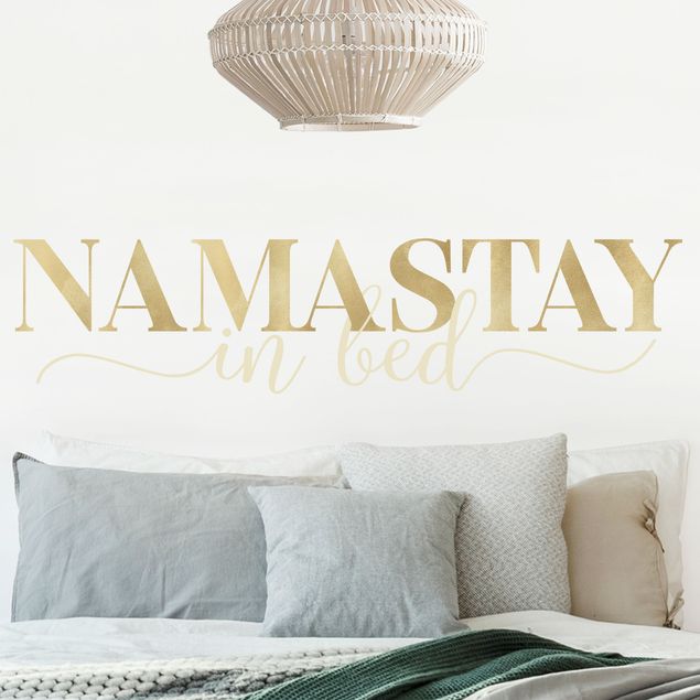 Stickers muraux citations proverbes Namastay in bed Or