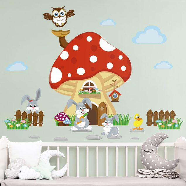 Sticker mural animaux foret No.yk32 La famille de lapins vit dans le champignon rouge