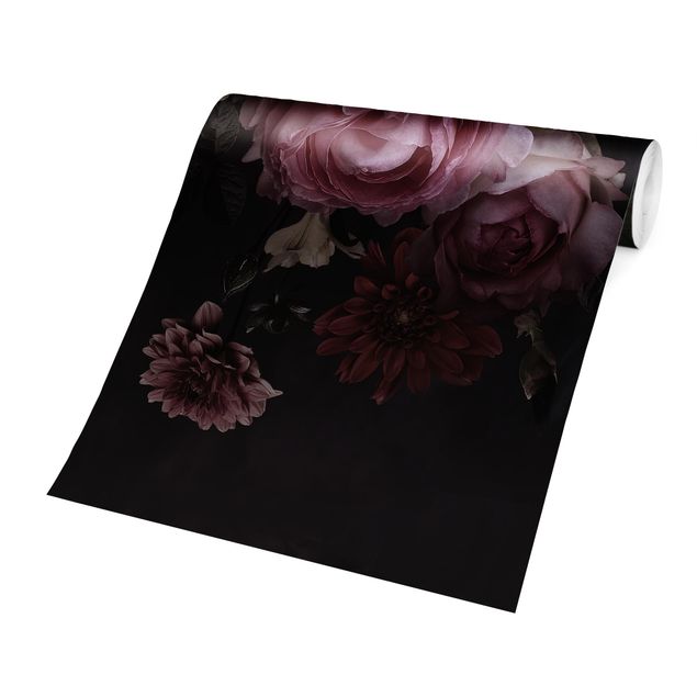 Papier peint vintage Fleurs roses sur fond noir vintage