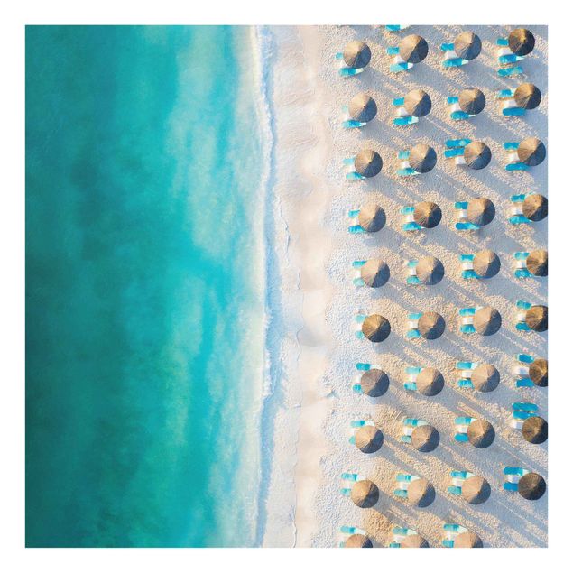 Tableaux moderne Plage de sable blanc avec parasols de paille