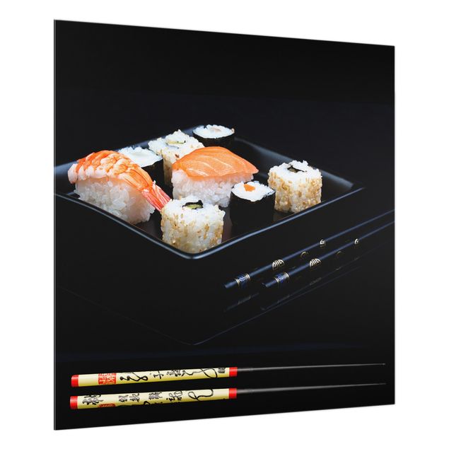 Tableaux de Uwe Merkel Assiette de Sushi avec baguettes noires