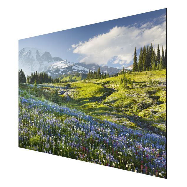 Tableau arbre Mountain Meadow With Blue Flowers in Front of Mt. Rainier
