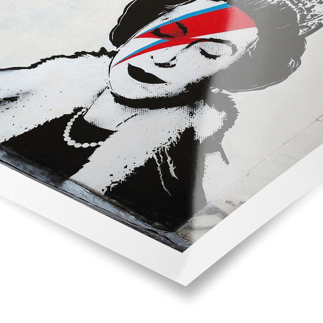 Posters muraux Queen Lizzie Stardust - Brandalised ft. Graffiti by Banksy