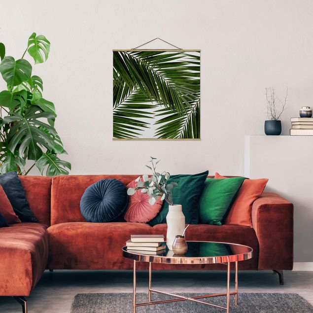 Tableaux modernes Vue à travers des feuilles de palmier vertes