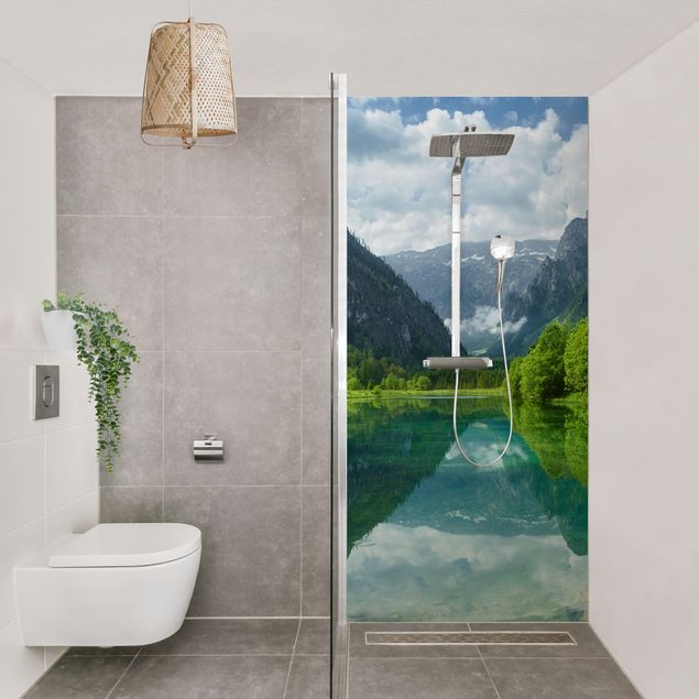 Panneau mural douche Lac de montagne avec reflet de l'eau