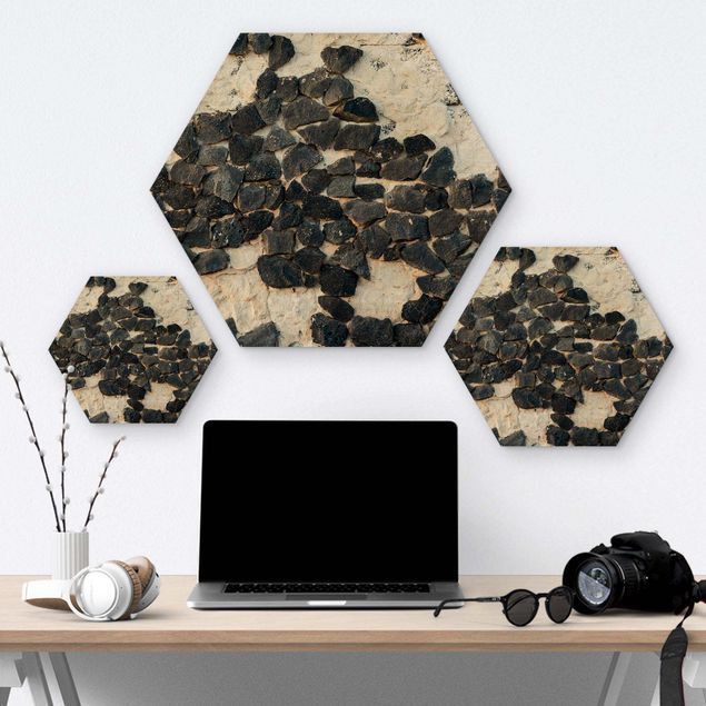 Hexagon Picture Wood - Wall With Black Stones