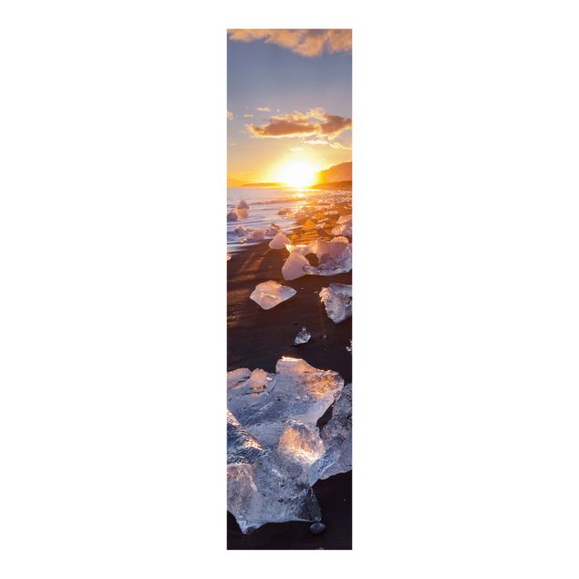Panneau japonais paysage Morceaux de glace sur la plage en Islande