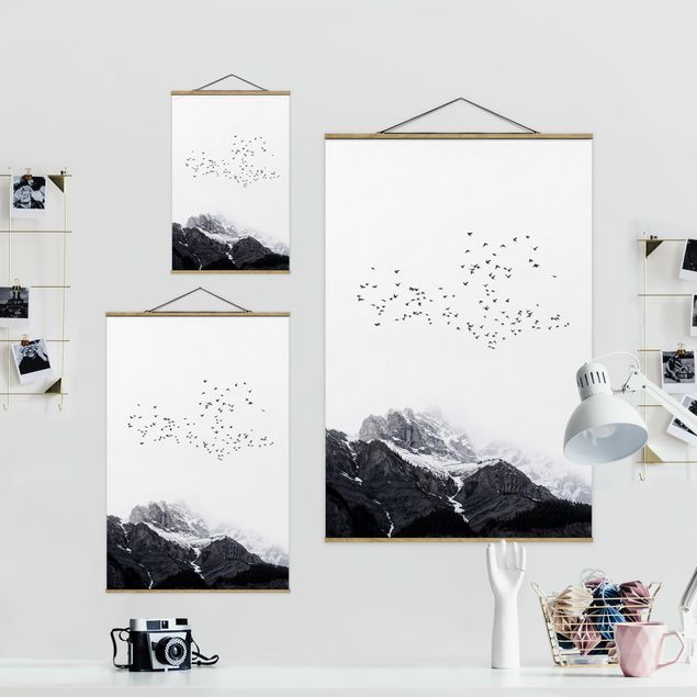 Tableau deco nature Volée d'oiseaux devant des montagnes noir et blanc