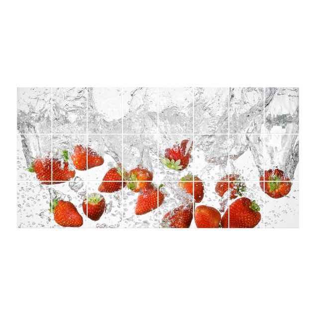 Sticker pour carrelage - Fresh Strawberries In Water
