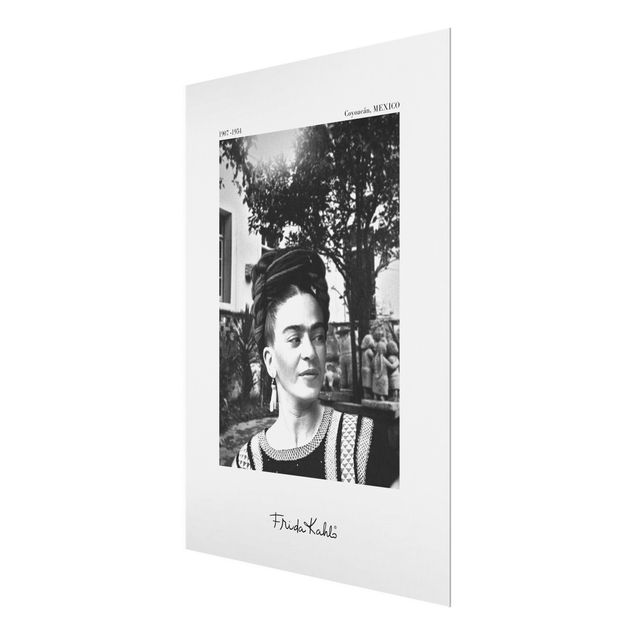 Tableaux muraux Frida Kahlo Photograph Portrait In The Garden