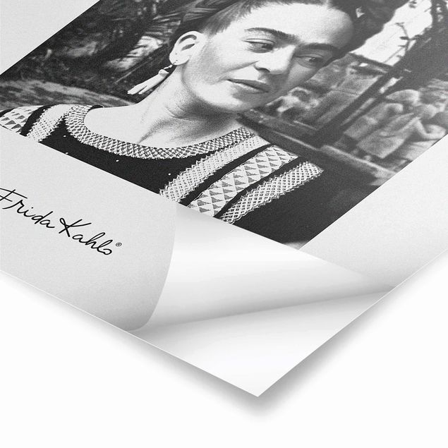 Affiche déco Frida Kahlo Photograph Portrait In The Garden