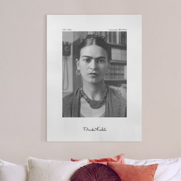 Tableaux sur toile en noir et blanc Frida Kahlo Photograph Portrait In The House