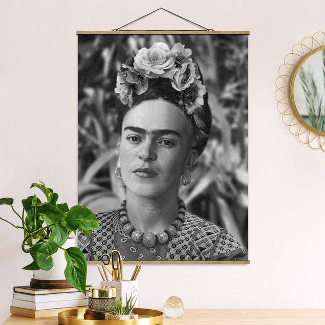 Tableau moderne Frida Kahlo Photograph Portrait With Flower Crown