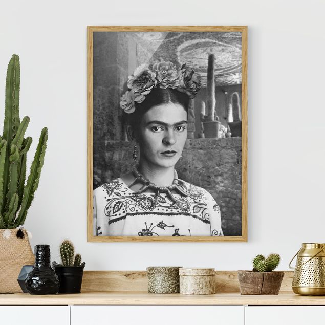 Tableaux encadrés noir et blanc Frida Kahlo Photograph Portrait With Cacti