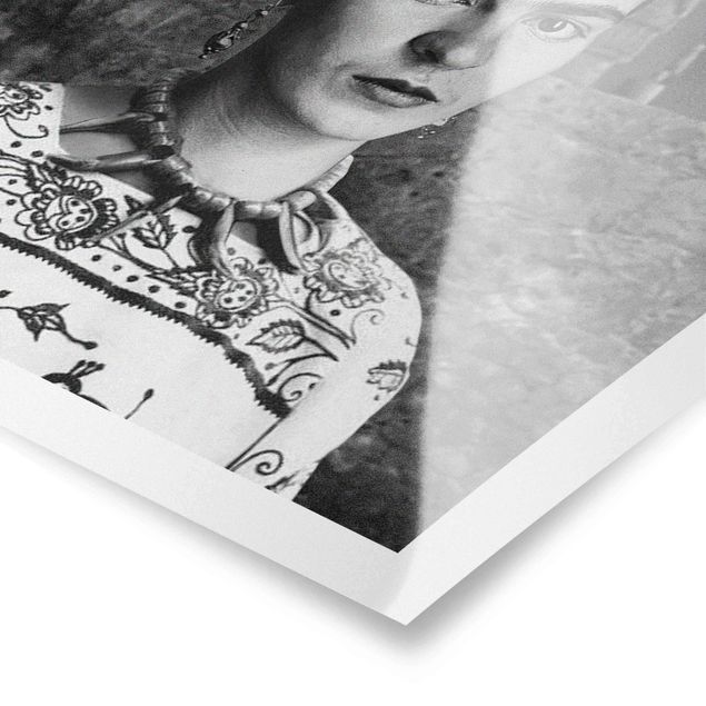 Tableaux muraux Frida Kahlo Photograph Portrait With Cacti