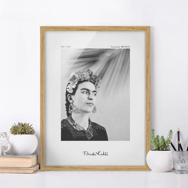Tableaux encadrés noir et blanc Frida Kahlo Portrait With Jewellery