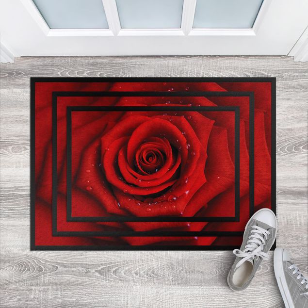 tapis floral Rose rouge avec gouttes d'eau
