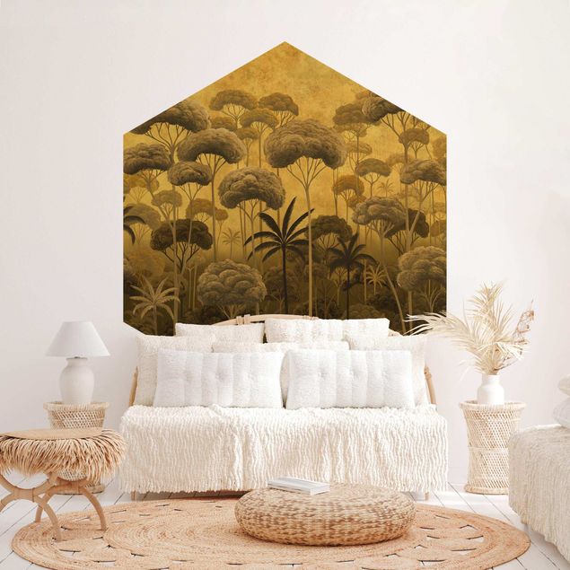 papier peint fleuri Grands arbres dans la jungle en tons dorés