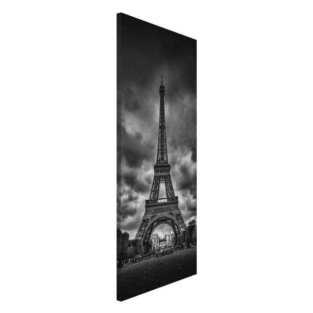 Déco mur cuisine Tour Eiffel devant des nuages en noir et blanc
