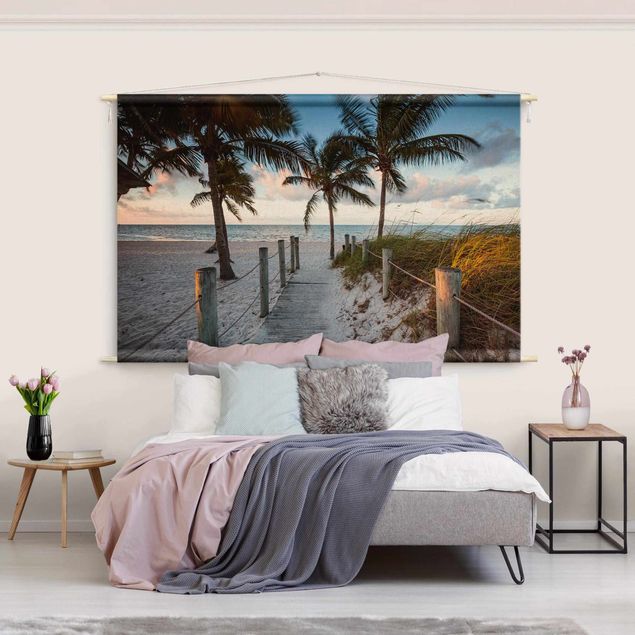 Tableau paysage Palm Trees At Boardwalk To The Ocean