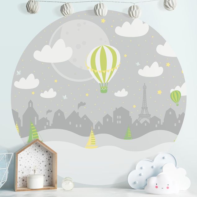 Déco chambre bébé Paris avec étoiles et montgolfière en gris