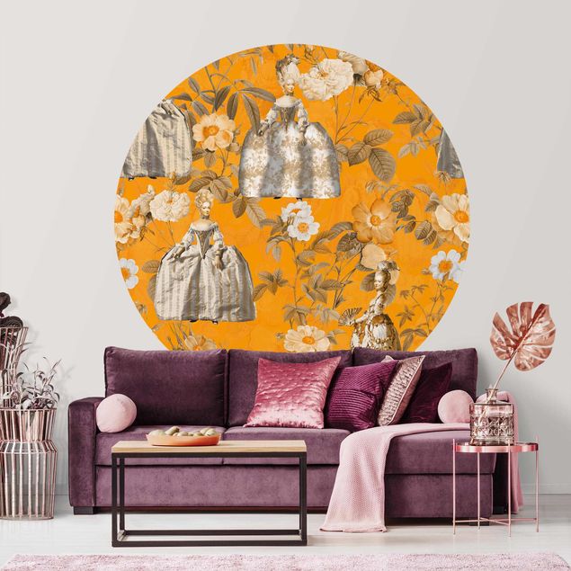 papier peint fleuri Robe Opulente Dans Le Jardin Sur Orange