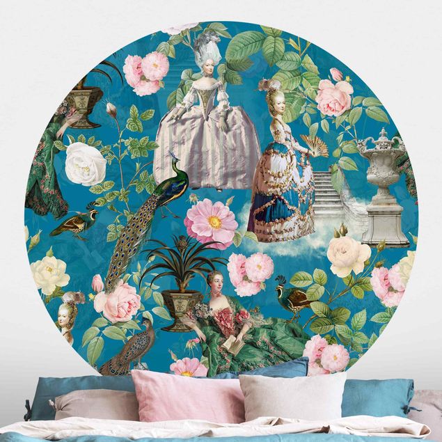 Déco murale cuisine Robe opulente dans un jardin de roses, sur fond bleu