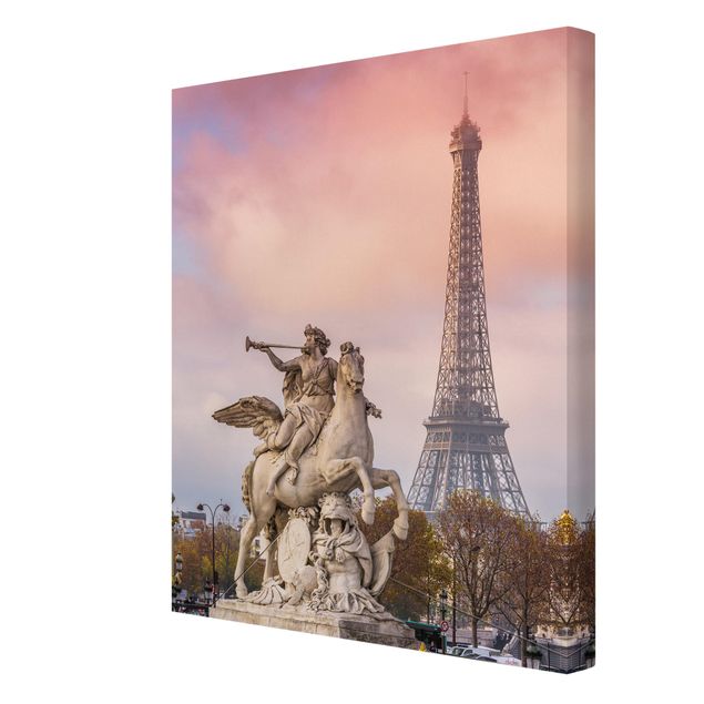 Tableau rose Statue de cavalier devant la Tour Eiffel