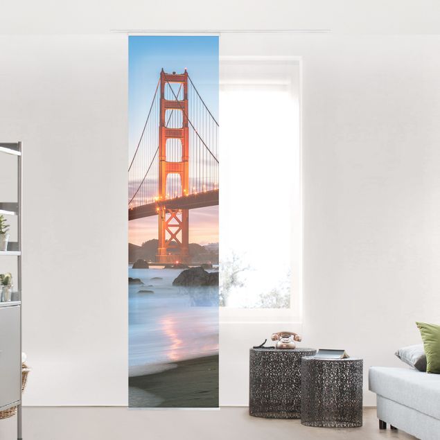 Panneaux coulissants avec architecture et skyline Crépuscule à San Francisco