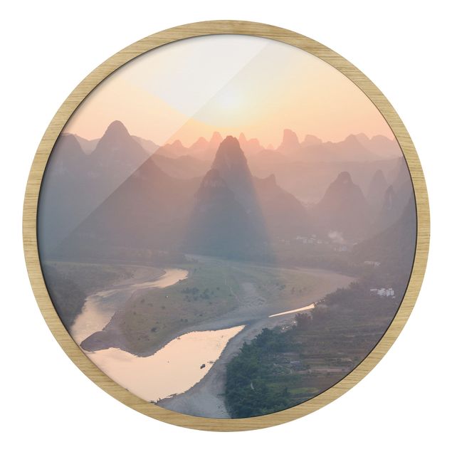 Tableau moderne Lever de soleil dans un paysage montagneux