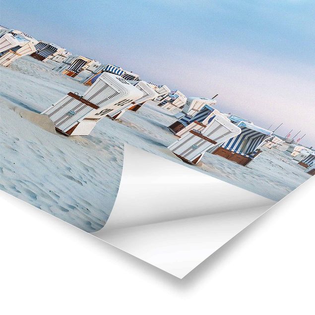 Poster nature paysage Chaises de plage sur la plage de la mer du Nord