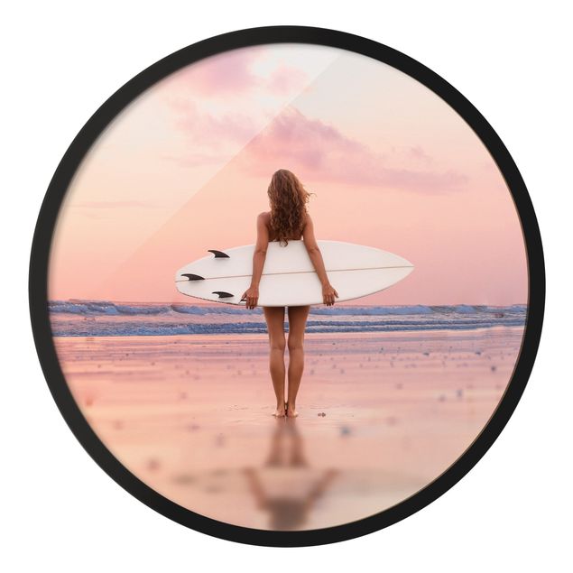 Tableaux mer Surfeuse avec une planche au coucher du soleil