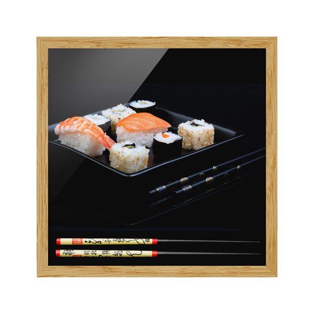 Tableaux noirs Assiette de Sushi avec baguettes noires