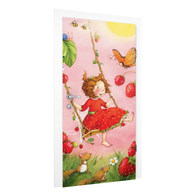Papiers peints papillon The Strawberry Fairy - La balançoire dans l'arbre