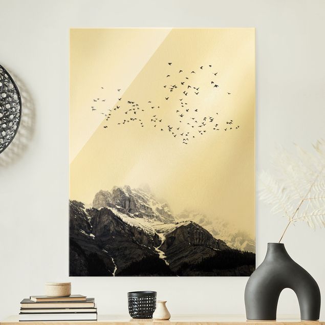 Tableau paysages Volée d'oiseaux devant des montagnes noir et blanc