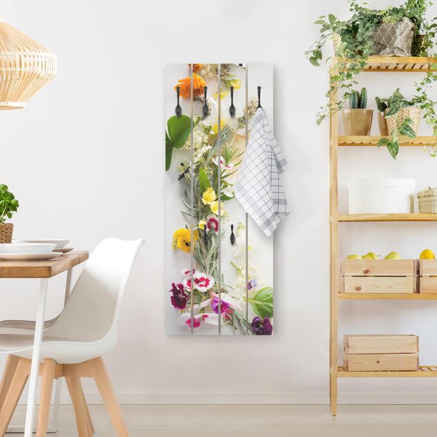 Porte-manteaux muraux avec fleurs Herbes fraîches et fleurs comestibles